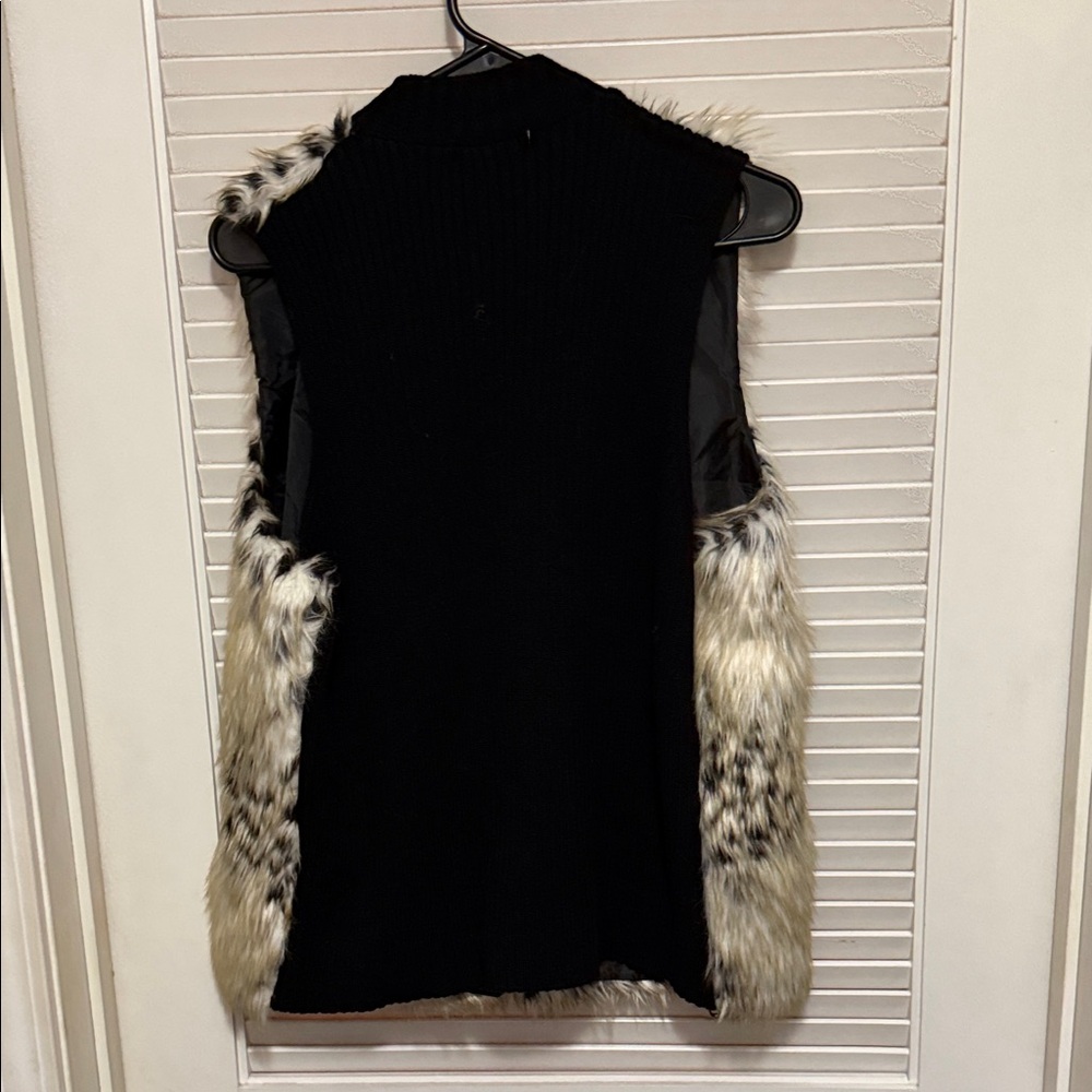 Rebecca Malone Black and Cream Faux Fur Vest - Picture 5 of 7